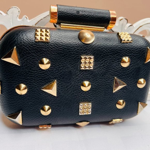Vintage Black Leather Studded Clutch – Early 1980s – Handmade – Gold Metal Rivet - Picture 4 of 9